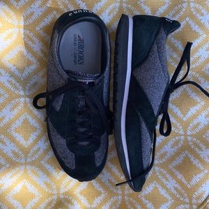 BROOKS VANGUARD WOMENS 8.5